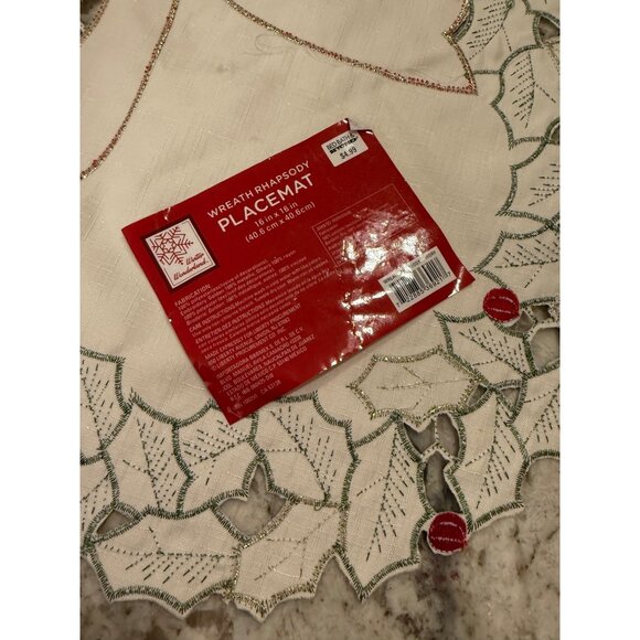 2 VTG Wreath Rhapsody Christmas cut out wreath Placemats holiday table top NoS - Picture 3 of 11